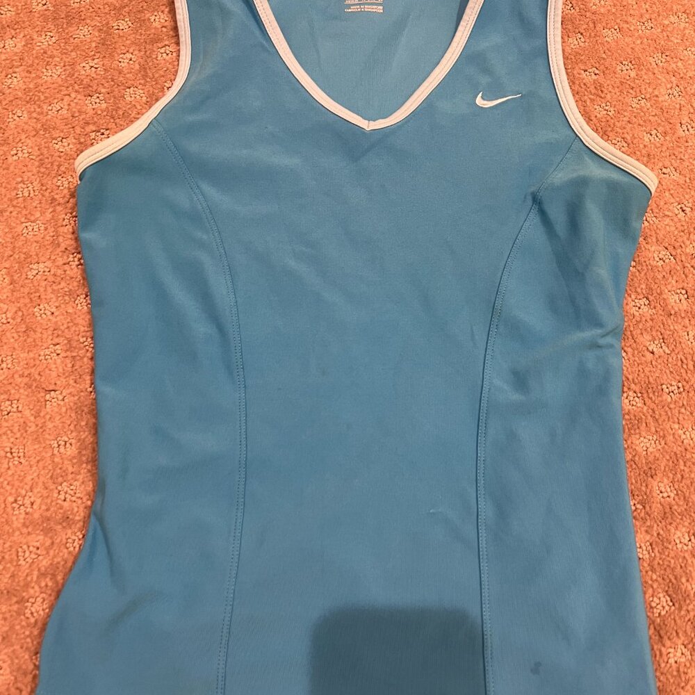 XS Nike workout - 2 short sleeves, 1 sleeveless tank